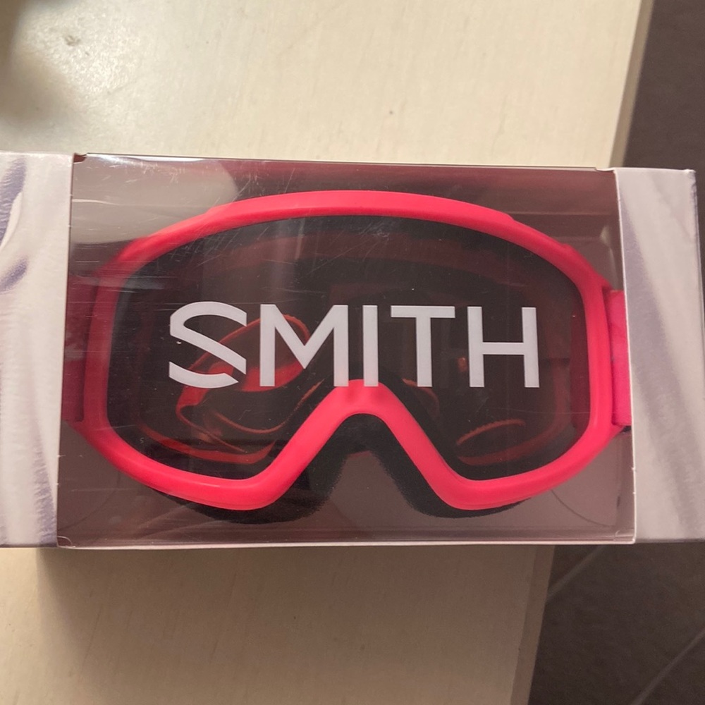 I am selling these never worn before ski goggles